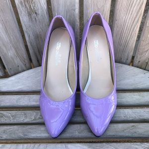 Beautiful purple lilac patent heels